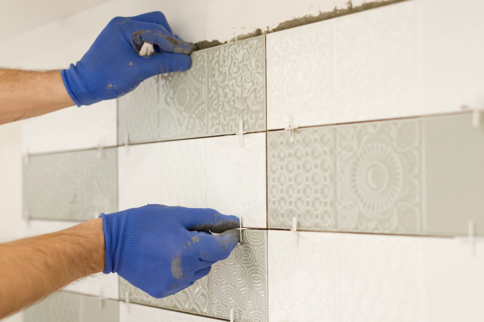 Peindre du carrelage : bonne ou mauvaise id&eacute;e pour relooker une pi&egrave;ce ? Saverne